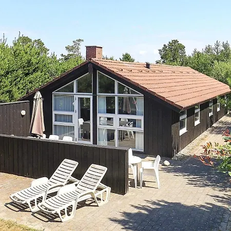 Three-bedroom Holiday In 87 Blåvand