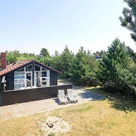 Three-bedroom Holiday In 87 * Blåvand