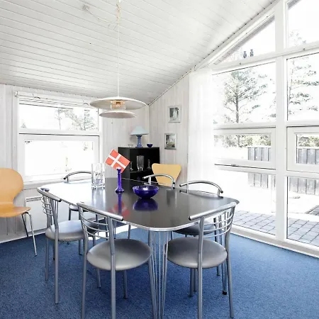 Three-bedroom Holiday In 87 Blåvand