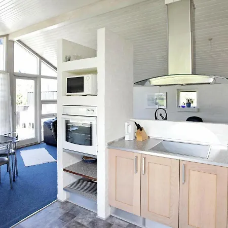Three-bedroom Holiday In 87 * Blåvand