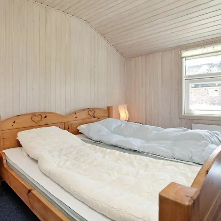 Three-bedroom Holiday In 87 * Blåvand