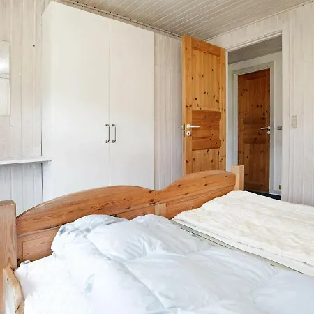 Three-bedroom Holiday In 87 * Blåvand