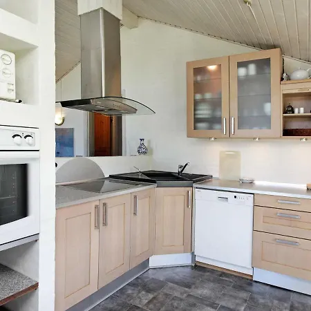 Three-bedroom Holiday In 87 Blavand
